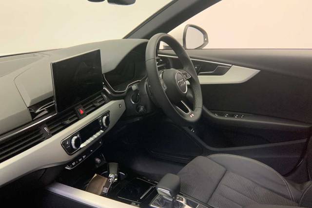 2023 Audi A4 Avant 2.0 Avant S line 40 TFSI  204 PS S tronic