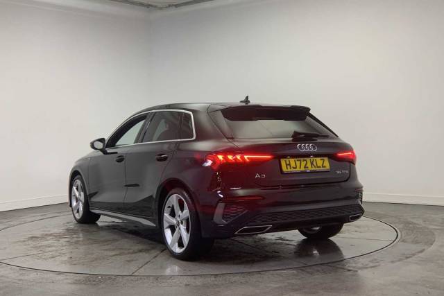 2022 Audi A3 Sportback 1.5 S line 35 TFSI  150 PS 6-speed