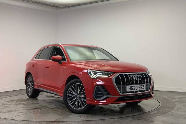 Audi Q3 1.5 S line 35 TFSI  150 PS S tronic 4x4 vehicle Petrol Tango Red Metallic