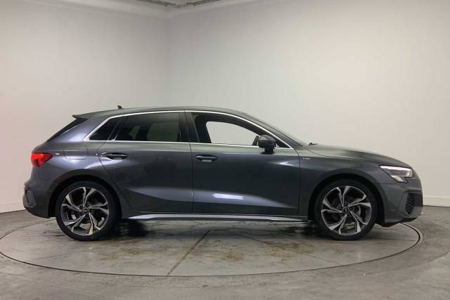2023 Audi A3 Sportback 1.5 S line 35 TFSI  150 PS S tronic