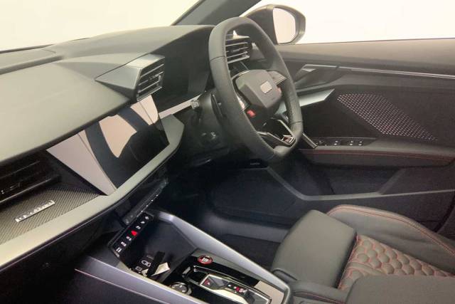 2025 Audi RS 3 Sportback 2.5 RS 3 Sportback Carbon Black   400 PS S tronic