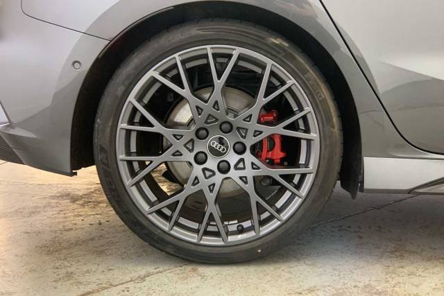 2025 Audi RS 3 Sportback 2.5 RS 3 Sportback Carbon Black   400 PS S tronic