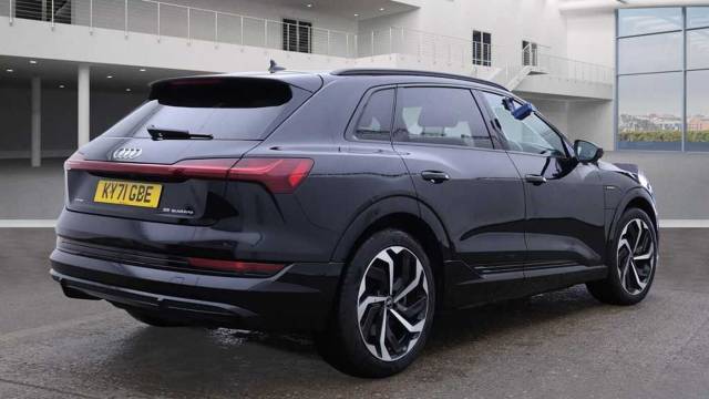 2021 Audi E-tron Black Edition 55 quattro 300,00 kW