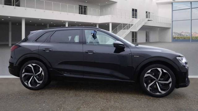 2021 Audi E-tron Black Edition 55 quattro 300,00 kW