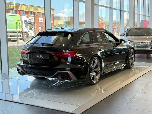 Audi RS 6 Avant 4.0 AUDI RS 6 Avant performance 630 PS tiptronic