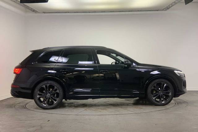 2025 Audi Q7 3.0 SUV  Black Edition 50 TDI quattro 286 PS tiptronic
