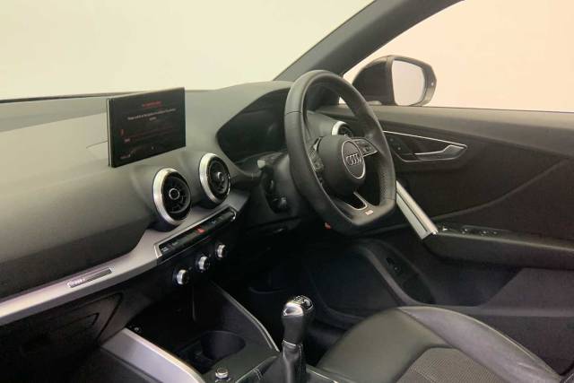 2023 Audi Q2 1.5 Black Edition 35 TFSI  150 PS 6-speed
