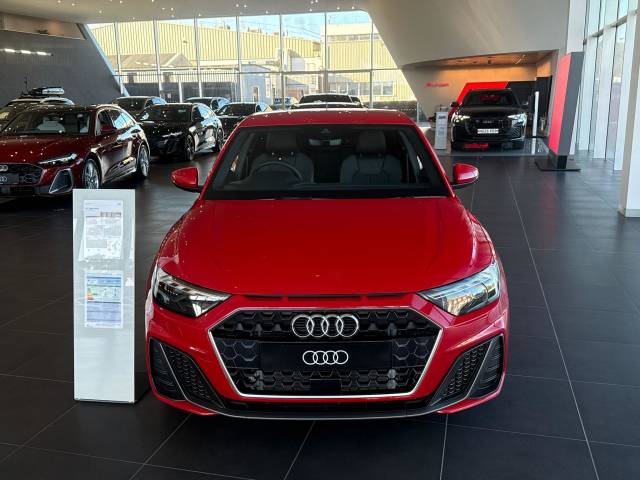 Audi A1 Sportback 1.0 AUDI A1 Sportback S line 30 TFSI 116 PS 6-speed