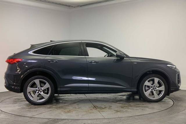 2024 Audi Q5 Sportback 2.0 S line TDI quattro 204 PS S tronic