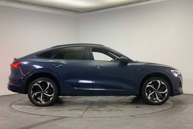 2022 Audi e-tron Sportback Sportback Black Edition 50 quattro 230,00 kW
