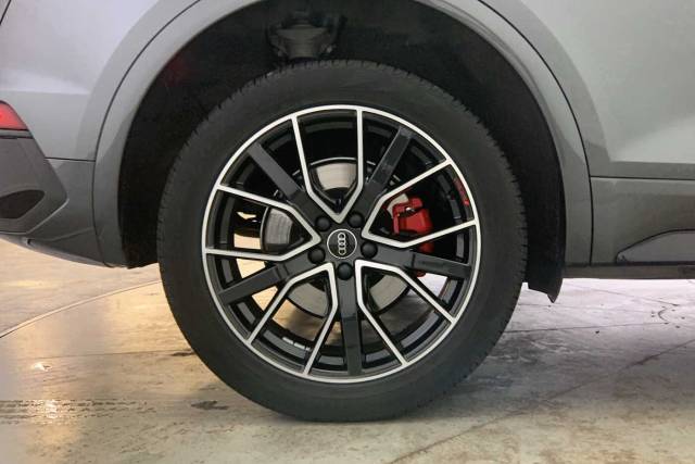 2022 Audi Q5 Sportback 2.0 Edition 1 40 TDI quattro 204 PS S tronic