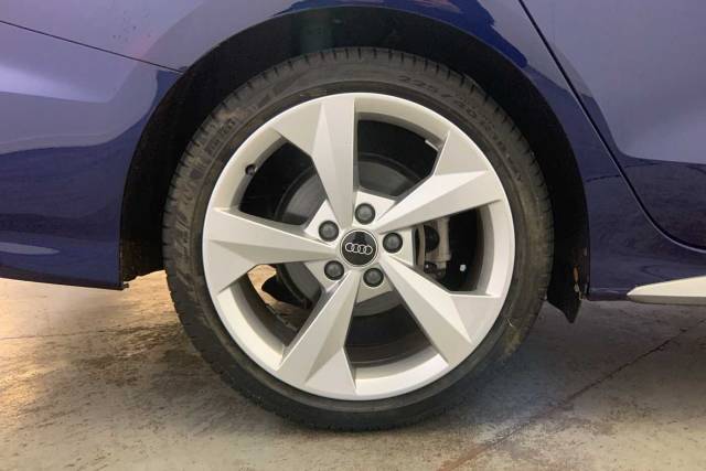 2023 Audi A3 Saloon 1.5 S line 35 TFSI  150 PS S tronic