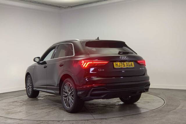 2024 Audi Q3 1.5 S line 35 TFSI  150 PS 6-speed