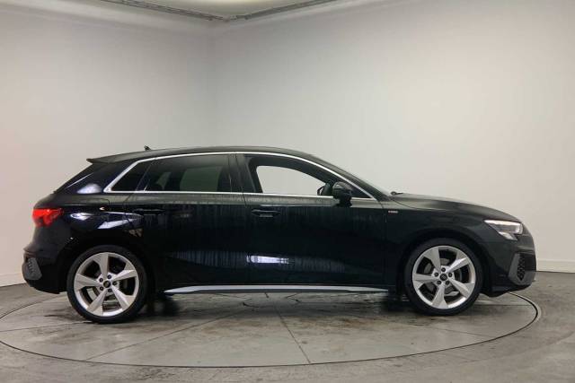 2023 Audi A3 Sportback 1.0 S line 30 TFSI  110 PS 6-speed