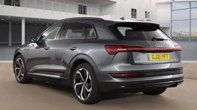 2021 Audi E-tron Black Edition 55 quattro 300,00 kW
