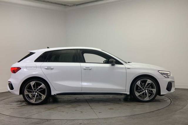 2024 Audi A3 Sportback 1.5 Black Edition 35 TFSI  150 PS S tronic