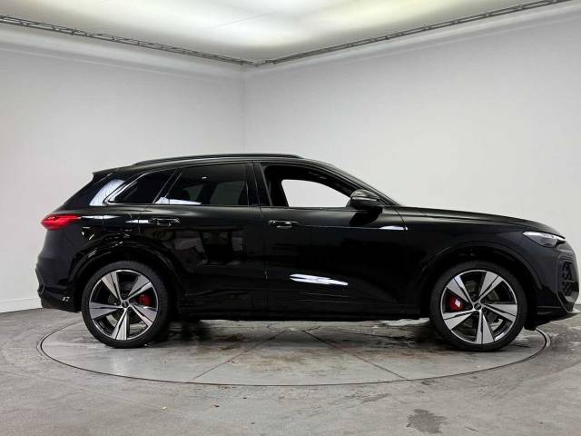 2025 Audi SQ5 3.0 SUV Launch Edition TFSI  367 PS S tronic