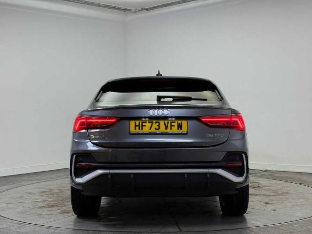 2023 Audi Q3 Sportback 1.5 S line 35 TFSI  150 PS 6-speed