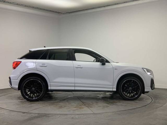 2022 Audi Q2 1.5 Black Edition 35 TFSI  150 PS S tronic