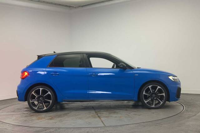 2021 Audi A1 Sportback 1.0 Black Edition 30 TFSI  110 PS S tronic