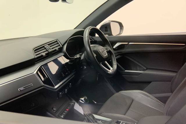 2021 Audi Q3 2.0 S line 35 TDI  150 PS S tronic