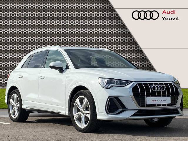 Audi Q3 2.0 S line 35 TDI  150 PS S tronic 4x4 vehicle Diesel Glacier White Metallic