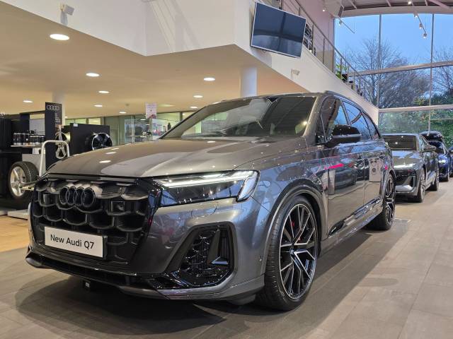 Audi SQ7 4.0 AUDI SQ7 SUV Black Edition TFSI 507 PS tiptronic SUV Petrol Daytona grey, pearl effect