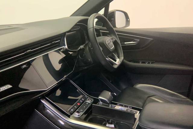 2022 Audi Q7 3.0 Black Edition 55 TFSI quattro 340 PS tiptronic