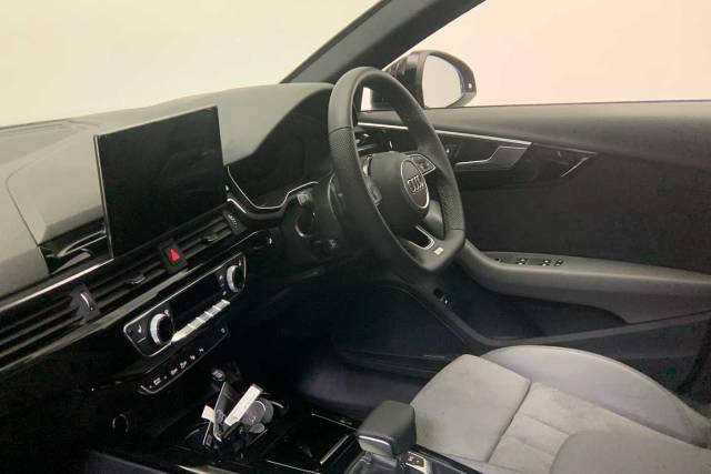 2023 Audi A4 Avant 2.0 Avant Black Edition 40 TFSI  204 PS S tronic