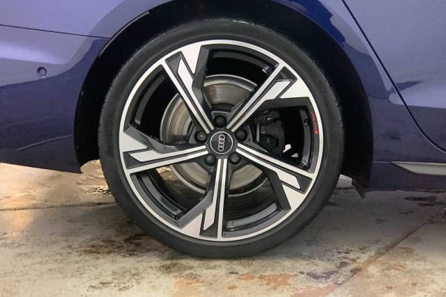 2023 Audi A4 Avant 2.0 Avant Black Edition 40 TFSI  204 PS S tronic