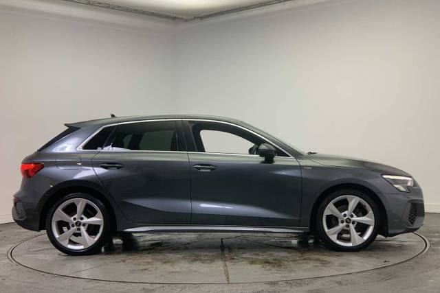 2022 Audi A3 Sportback 1.0 S line 30 TFSI  110 PS S tronic