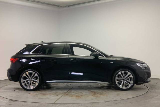 2024 Audi A3 Sportback 1.5 S line TFSI e  204 PS S tronic