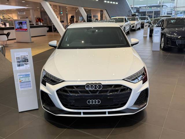 Audi A3 Sportback 1.5 AUDI A3 Sportback S line TFSI 116 PS 6-speed