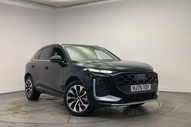 Audi Q3 1.5 SUV S line TFSI  150 PS S tronic 4x4 vehicle Petrol Mythos black, metallic