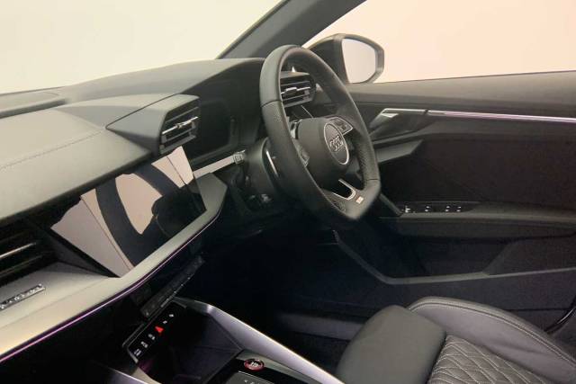 2024 Audi S3 Sportback 2.0 Black Edition TFSI  310 PS S tronic