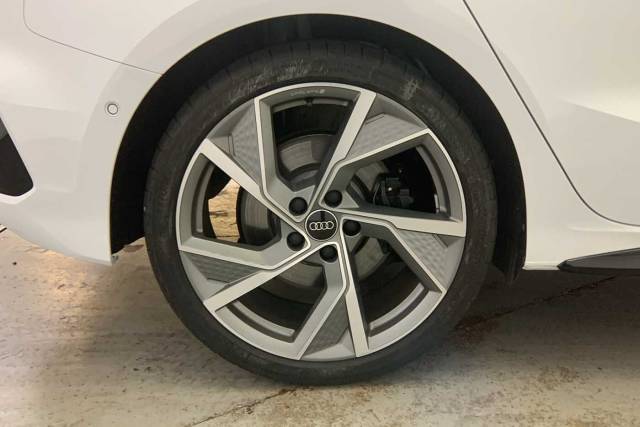 2024 Audi S3 Sportback 2.0 Black Edition TFSI  310 PS S tronic