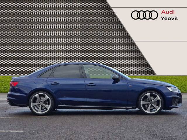 2022 Audi A4 Saloon 2.0 Black Edition 35 TFSI  150 PS S tronic