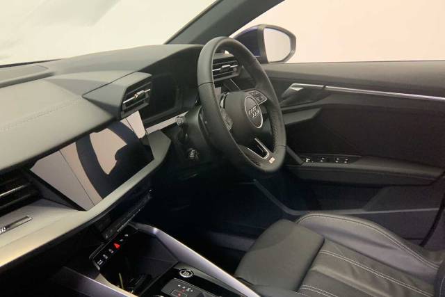 2024 Audi A3 Saloon 1.5 S line 35 TFSI  150 PS S tronic