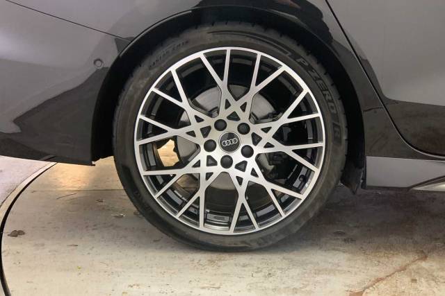 2025 Audi RS 3 2.5 RS 3 Saloon Carbon Vorsprung   400 PS S tronic