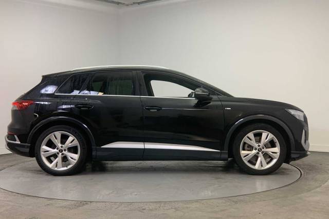 2022 Audi Q4 e-tron Q4  S line 40 e-tron  150,00 kW