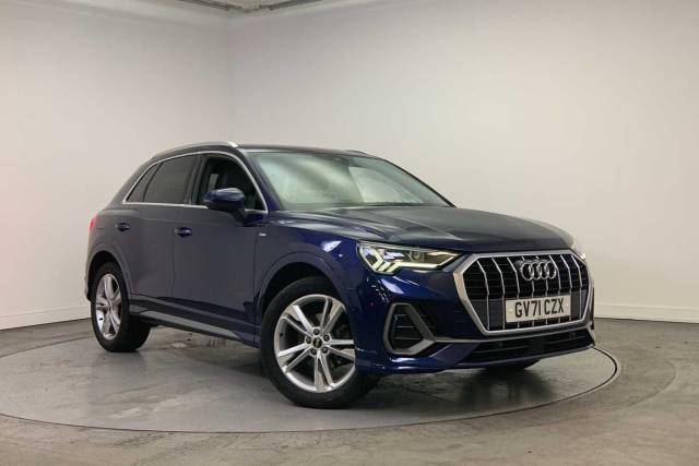 Audi Q3 1.5 S line 35 TFSI  150 PS S tronic 4x4 vehicle Petrol Navarra Blue Metallic
