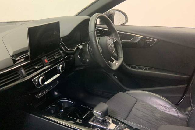 2022 Audi A4 Avant 2.0 Avant Black Edition 35 TFSI  150 PS S tronic