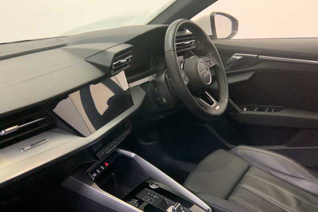2024 Audi A3 Sportback 1.0 S line 30 TFSI  110 PS S tronic