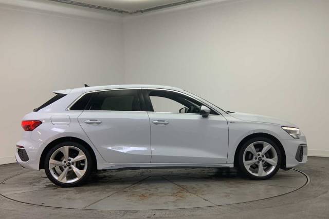2024 Audi A3 Sportback 1.0 S line 30 TFSI  110 PS S tronic