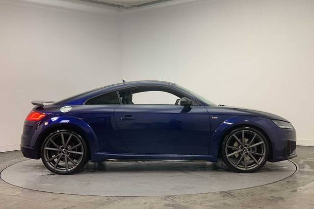 2022 Audi TT 2.0 Coup- Black Edition 40 TFSI  197 PS S tronic