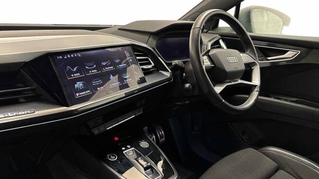 2022 Audi Q4 e-tron Q4  S line 40 e-tron  150,00 kW