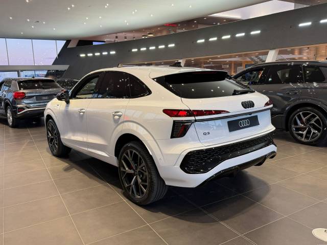 2026 Audi Q3 Sportback 1.5 AUDI Q3 Sportback Launch Edition Plus e-hybrid 272 PS S tronic