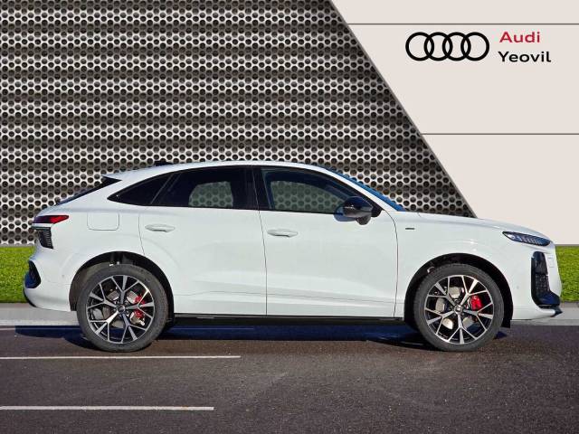 2025 Audi Q3 Sportback 1.5 Launch Edition Plus e-hybrid  272 PS S tronic