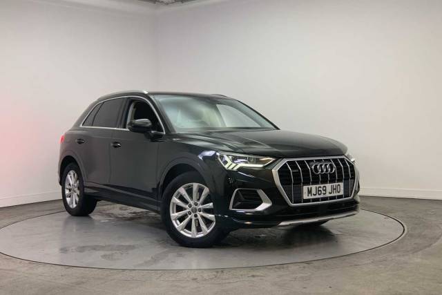 Audi Q3 2.0 Sport 35 TDI quattro 150 PS 6-speed 4x4 vehicle Diesel Myth Black Metallic