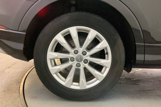 2019 Audi Q3 2.0 Sport 35 TDI quattro 150 PS 6-speed